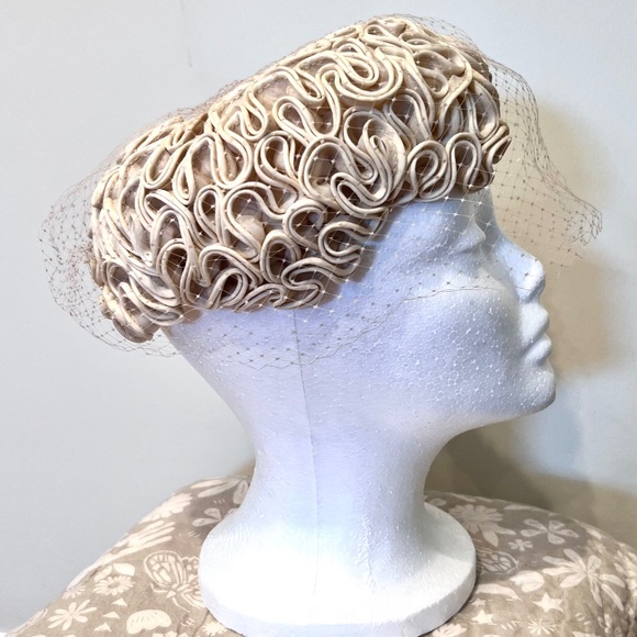 Vintage Strawbridge & Clothier Veiled Fascinator Hat - Picture 3 of 7